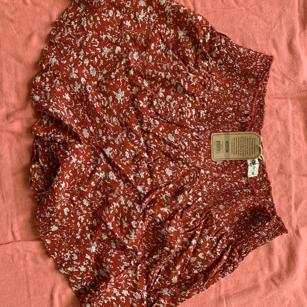 Natural Life Shorts